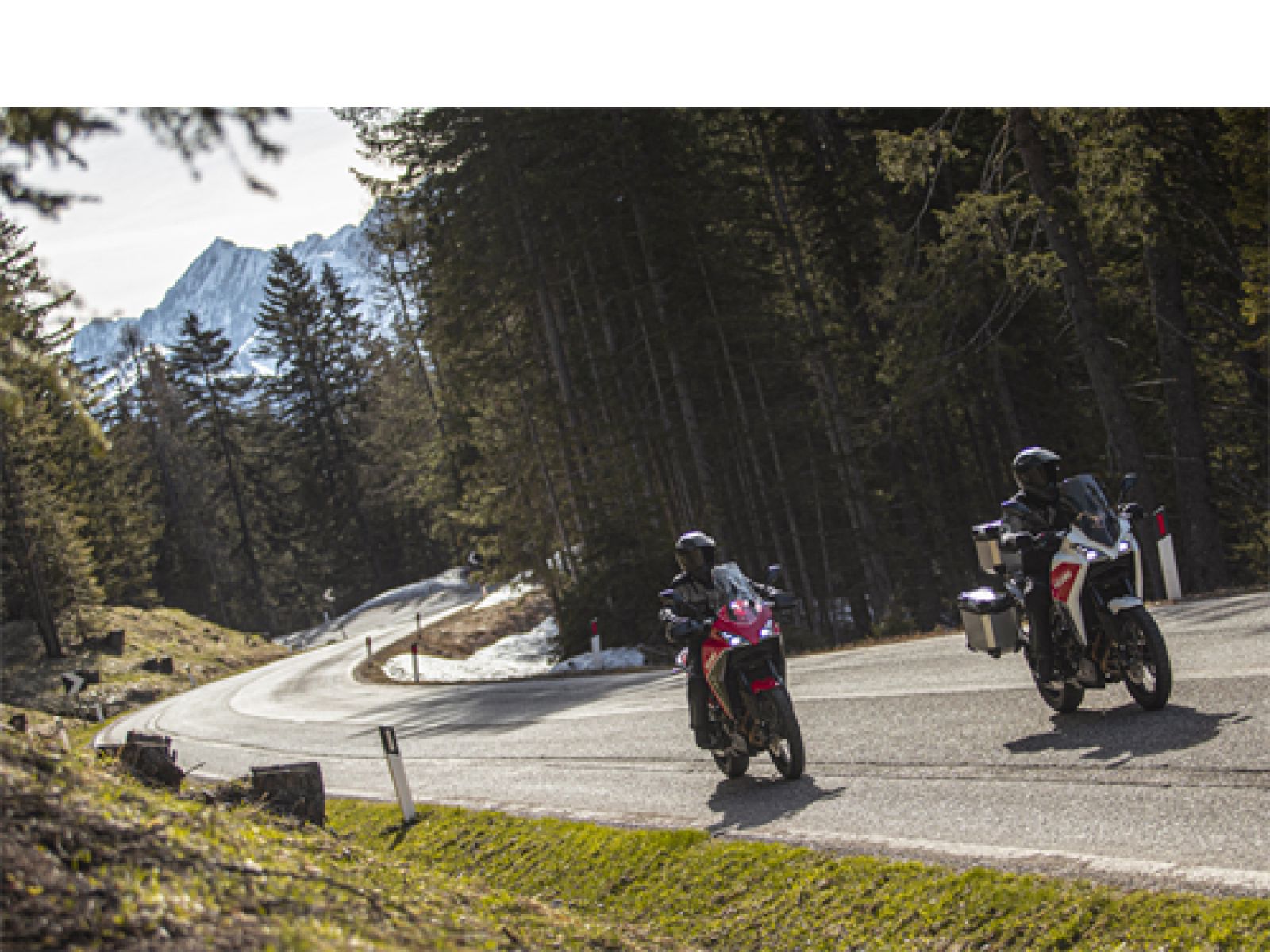 Мотоцикл MOTO MORINI X-CAPE 650 (RED PASSION) 2026